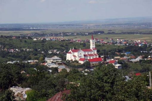 Lujzikalagor - a moldvai csángó föld legnagyobb temploma